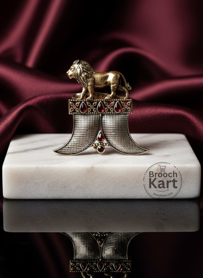 Lion Puligoru Brooch